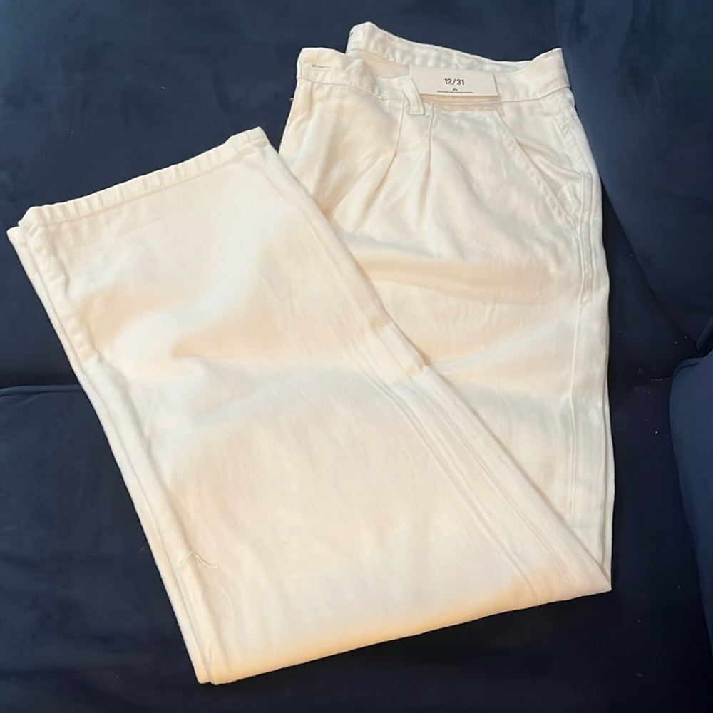Kensie True Vintage White Jeans (NWT)
